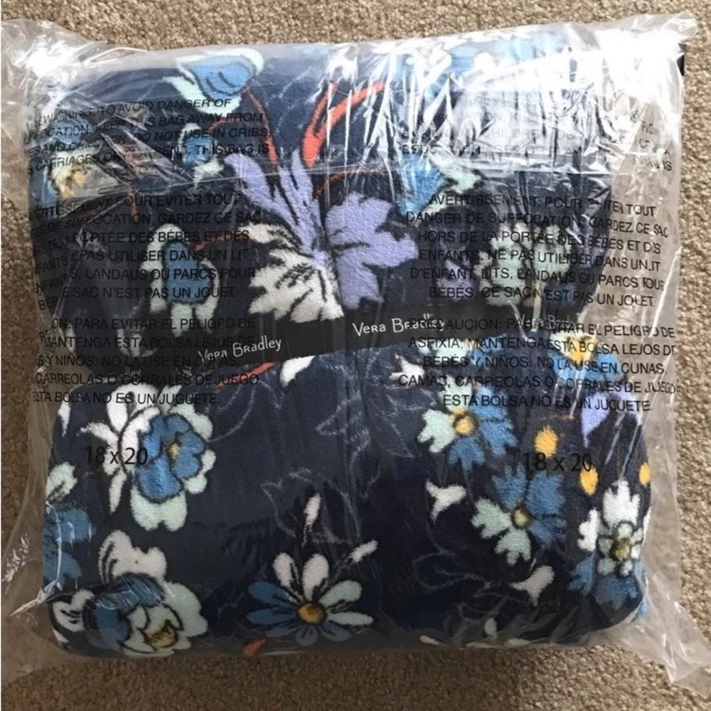 NEW Vera Bradley Floral Burst Blanket - Picture 3 of 3